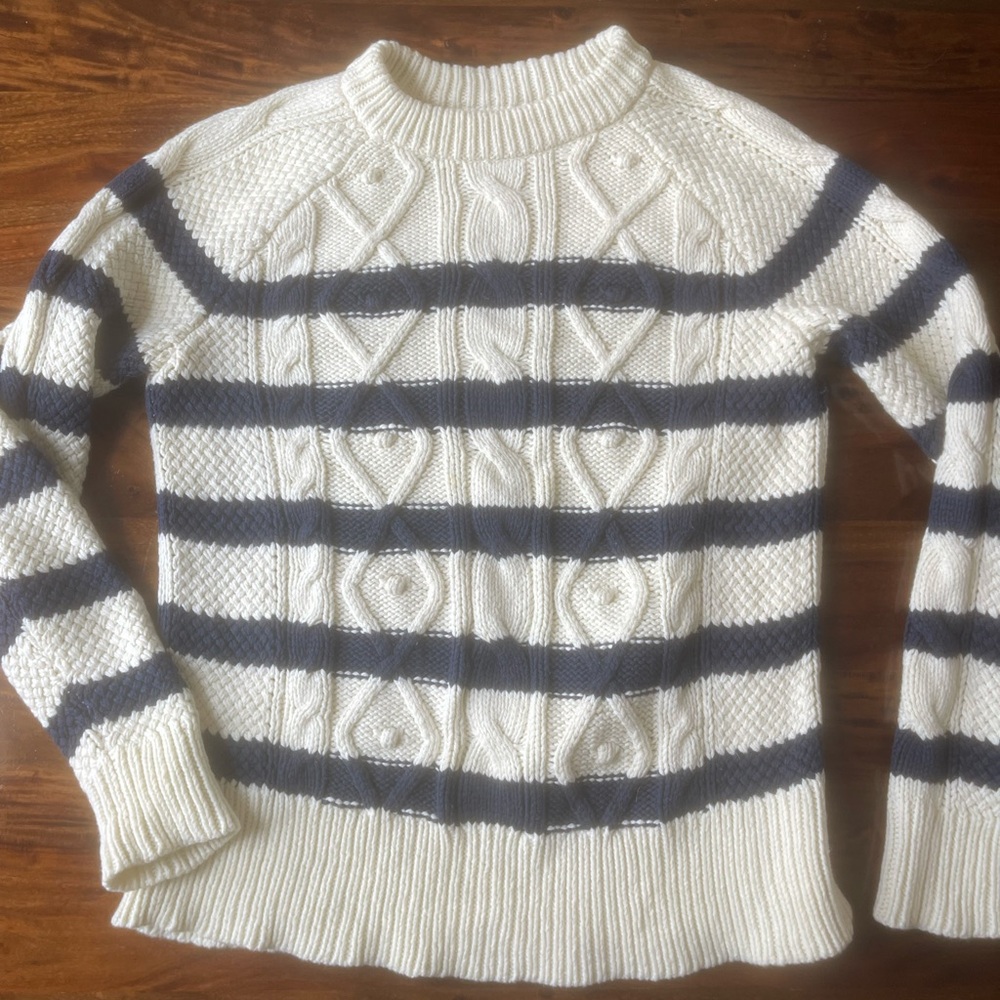 Vineyard Vines Navy and Cream Cable Knit Sweater
